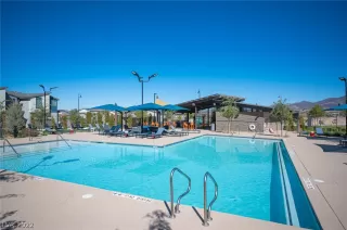 Photo #2: 2439735 Listing