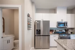 Photo #3: 2439735 Listing