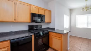 Photo #3: 2439763 Listing 