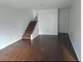 Photo #2: 2439781 Listing