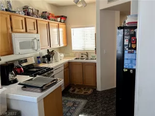 Photo #4: 2439786 Listing