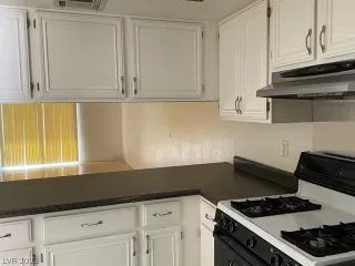 Photo #2: 2439797 Listing 