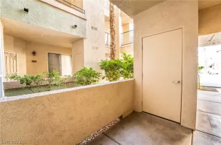 Photo #5: 2439821 Listing