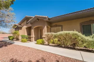 Photo #3: 2439833 Listing