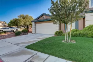 Photo #3: 2439852 Listing