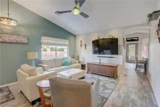 Photo #6: 2439852 Listing