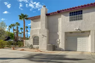 Photo #3: 2439928 Listing