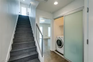 Photo #2: 2439973 Listing