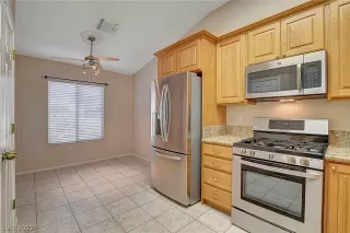 Photo #6: 2439980 Listing 