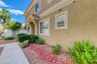 Photo #2: 2439993 Listing