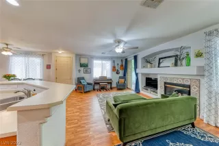 Photo #5: 2439993 Listing