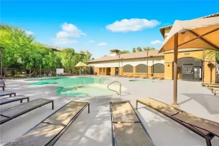 Photo #5: 2440026 Listing 