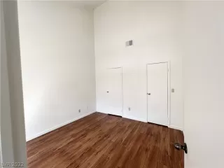 Photo #2: 2440040 Listing 