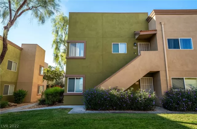 MLS: 2440074 Condo For Sale