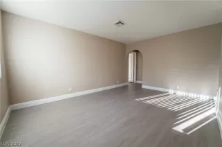 Photo #6: 2440074 Listing 