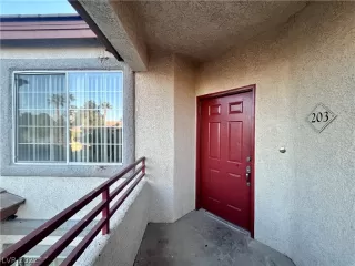 Photo #4: 2440076 Listing 