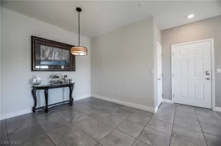Photo #4: 2440093 Listing