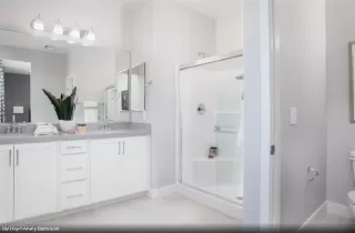 Photo #6: 2440099 Listing