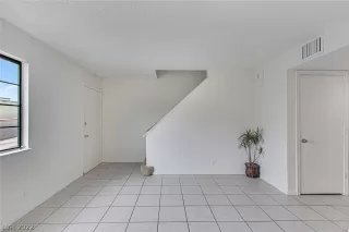 Photo #1: 2440108 Listing 