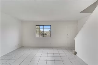 Photo #2: 2440108 Listing 