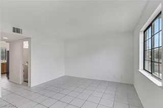 Photo #3: 2440108 Listing 