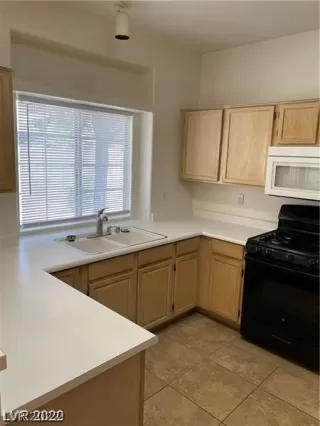 Photo #6: 2440133 Listing 