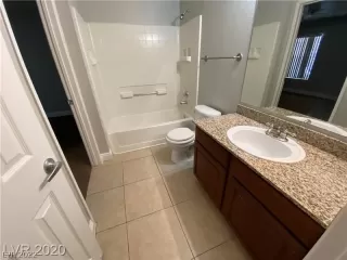 Photo #4: 2440155 Listing