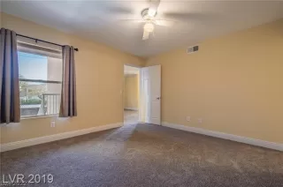 Photo #4: 2440159 Listing