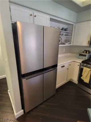 Photo #5: 2440172 Listing