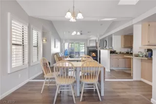 Photo #2: 2440199 Listing