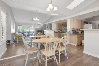 Photo #3: 2440199 Listing