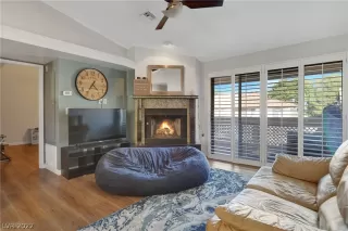 Photo #4: 2440199 Listing