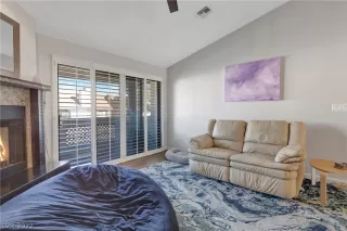 Photo #5: 2440199 Listing