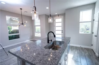 Photo #6: 2440217 Listing 