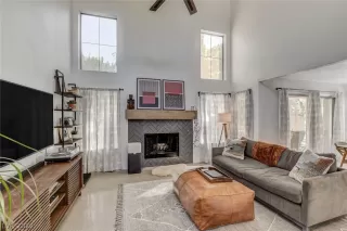 Photo #6: 2440248 Listing 