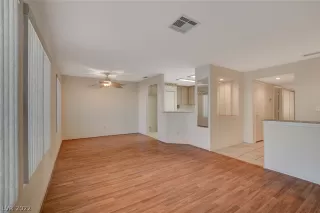 Photo #4: 2440269 Listing