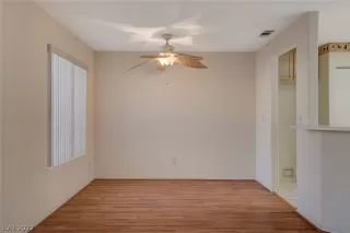 Photo #5: 2440269 Listing