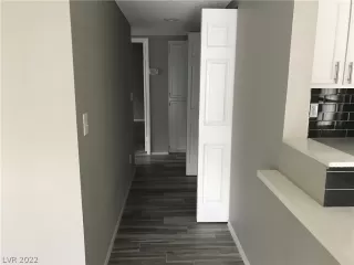 Photo #4: 2440281 Listing 