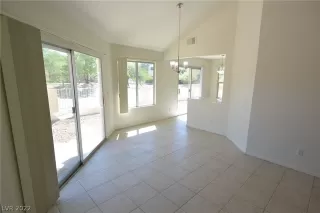 Photo #4: 2440338 Listing 