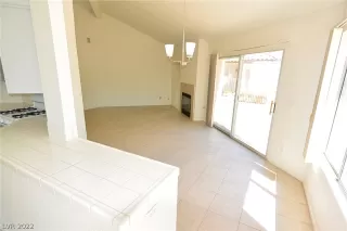 Photo #6: 2440338 Listing 