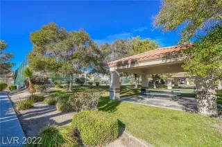 Photo #6: 2440342 Listing 