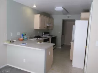 Photo #3: 2440354 Listing 