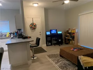 Photo #3: 2440368 Listing