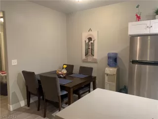 Photo #4: 2440368 Listing