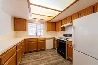 Photo #1: 2440388 Listing