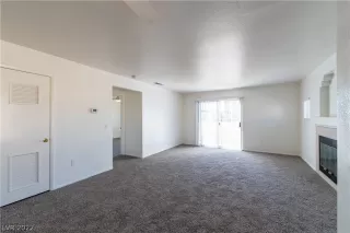 Photo #4: 2440388 Listing