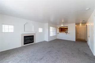 Photo #5: 2440388 Listing