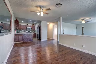 Photo #3: 2440444 Listing