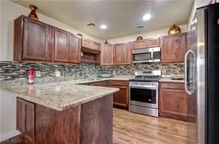 Photo #4: 2440444 Listing