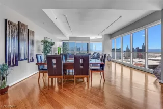 Photo #4: 2440539 Listing